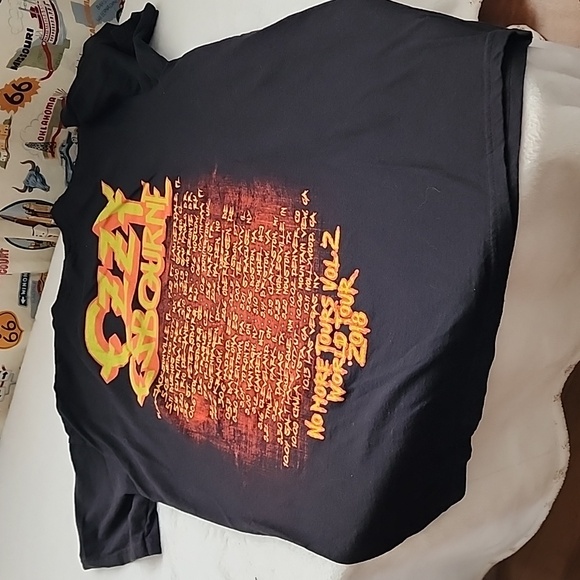 Izzy Osborne 2018 Tour Tee - Picture 2 of 7